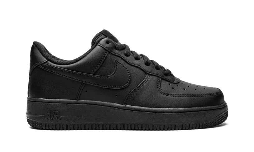 Nike Lifestyle AIR FORCE 1 LO '07 MNS WMNS 'Triple Black'